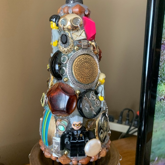 (SOLD!) Harry Potter Junkdrawer Tree Decoration - Picture 3 of 11